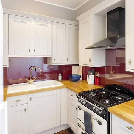 Georgian Apartment Located In The Center Of Bath. Buitenkant foto