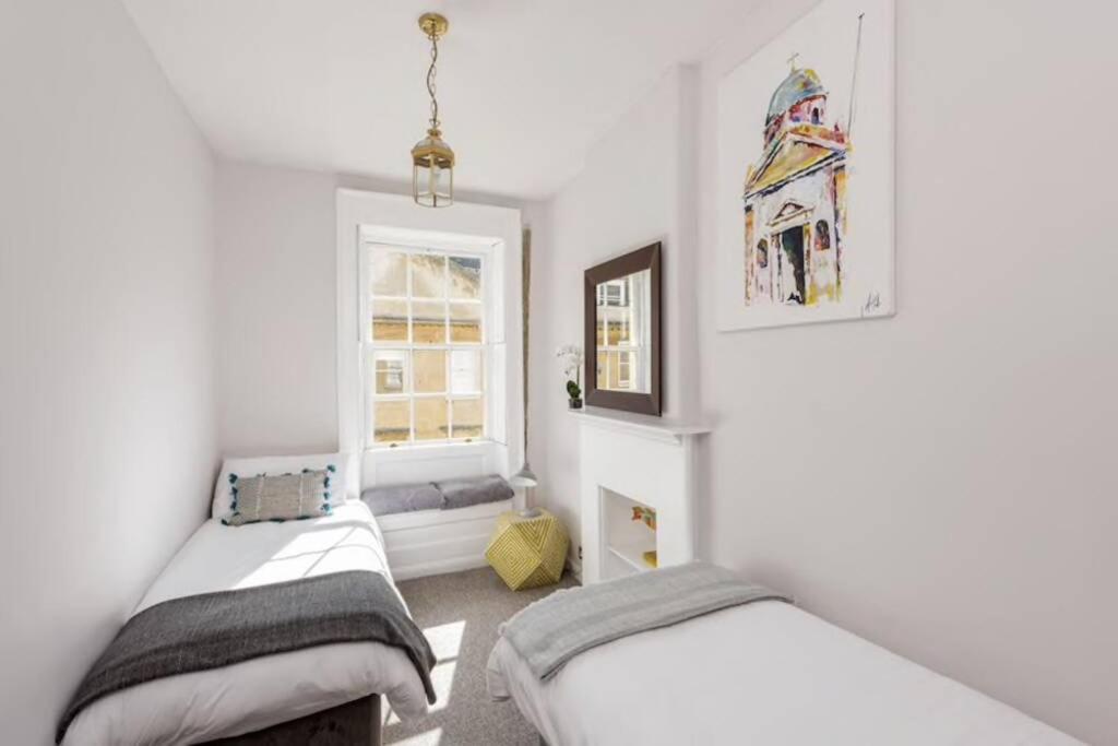 Georgian Apartment Located In The Center Of Bath. Buitenkant foto