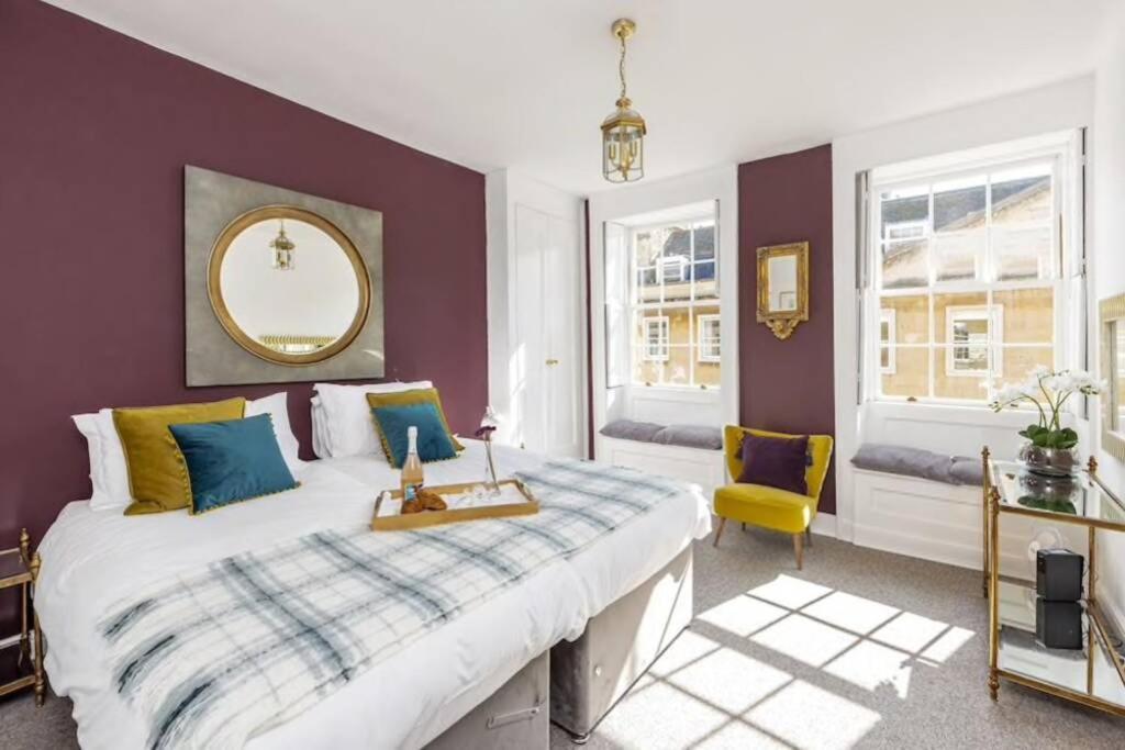 Georgian Apartment Located In The Center Of Bath. Buitenkant foto